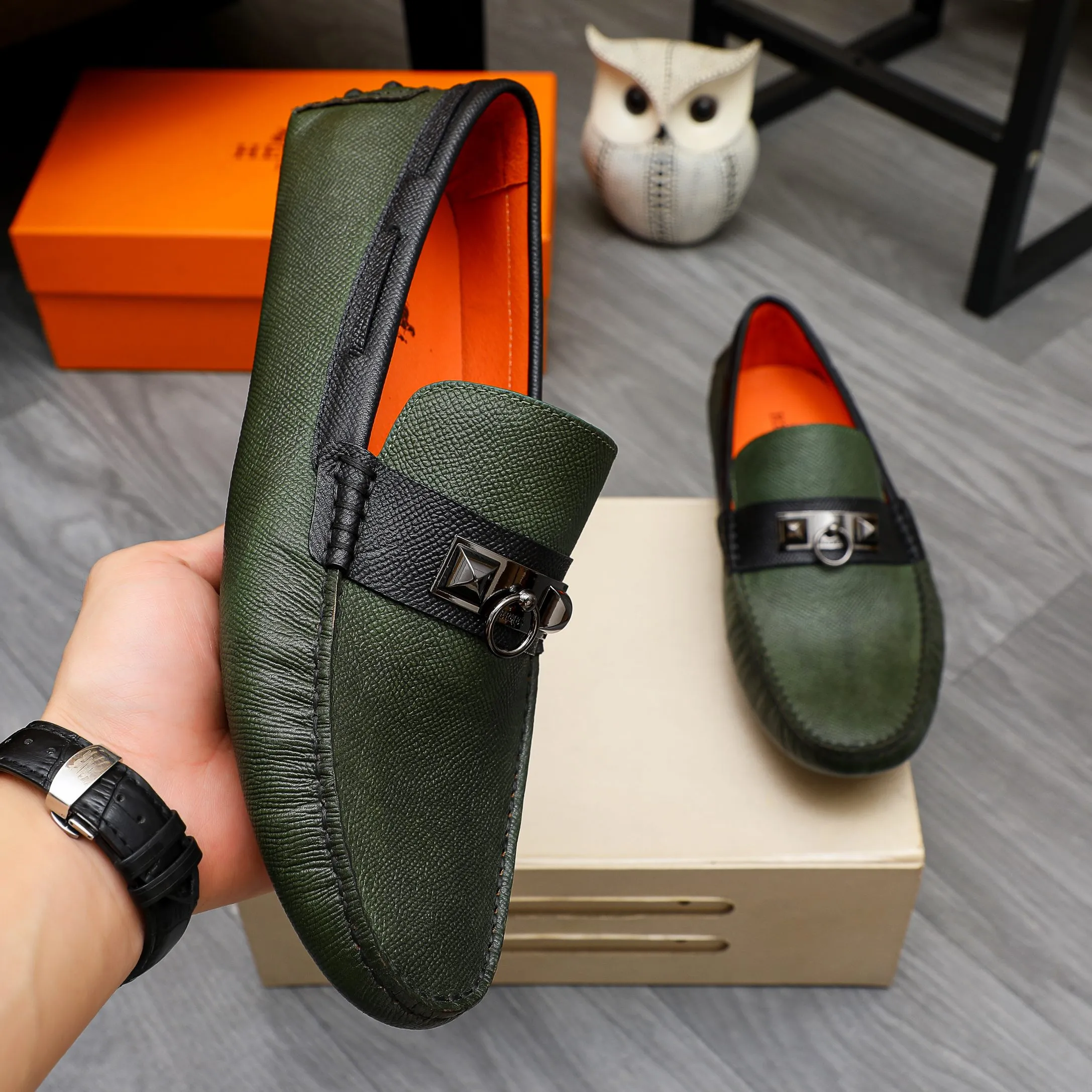 Factory price 380 🕷🕷【HERMES】The same style as Hermès counters🇨🇳Classic slip-on shoes 1:1 mold opening💯Original quality🍓Using imported first-layer cowhide🍅pig skin lining🌶🌶Super high-end men's leather shoes🇨🇳Solid and stable Very special🍇 Available in green! Code number 38-44 (45.46.47. Can be customized)
